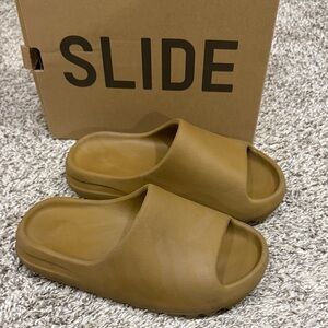 Yeezy Slide Sandals in Tan